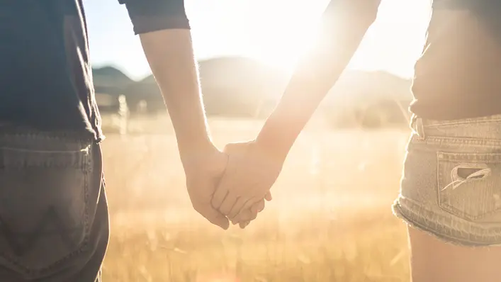 what age should i let my daughter date